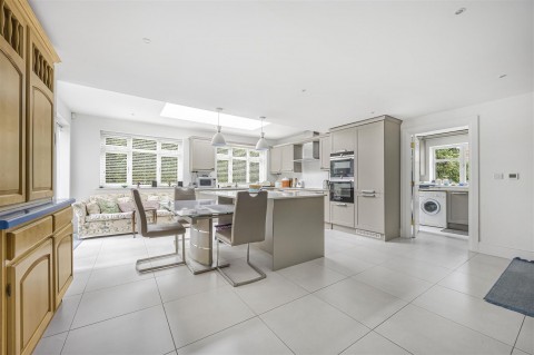 Click the photo for more details of Peppard Lane, Henley-On-Thames