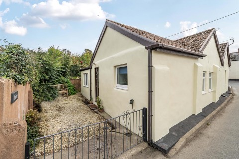 Click the photo for more details of North Lane, Bickington