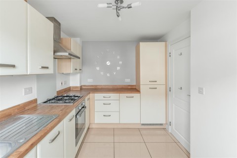 Click the photo for more details of Wren Crescent, Bodicote - no onward chain