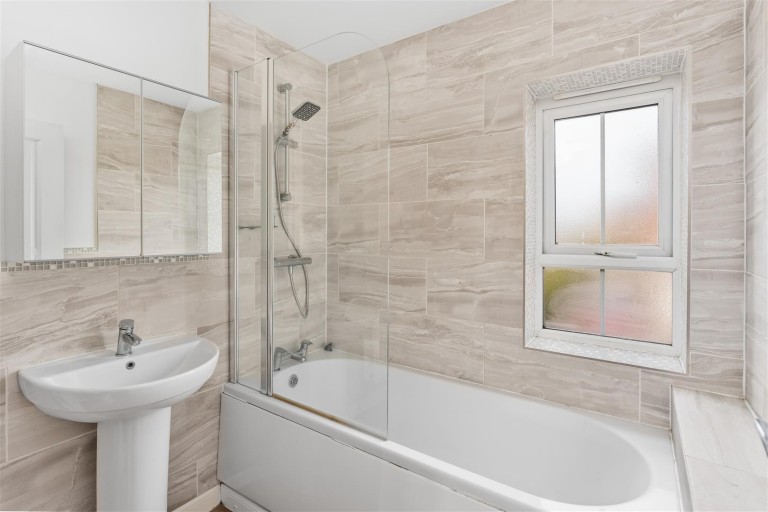 Images for Wren Crescent, Bodicote - no onward chain