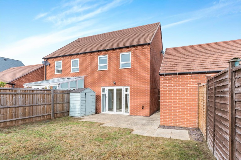 Images for Wren Crescent, Bodicote - no onward chain