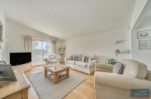 Click the photo for more details of Beadswell Lane, Burton Overy, Leicestershire