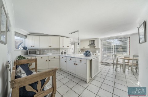 Click the photo for more details of Beadswell Lane, Burton Overy, Leicestershire