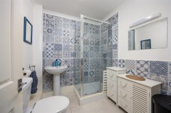 Images for Afton Barns, Freshwater