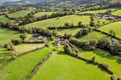 Click the photo for more details of Farway, Colyton