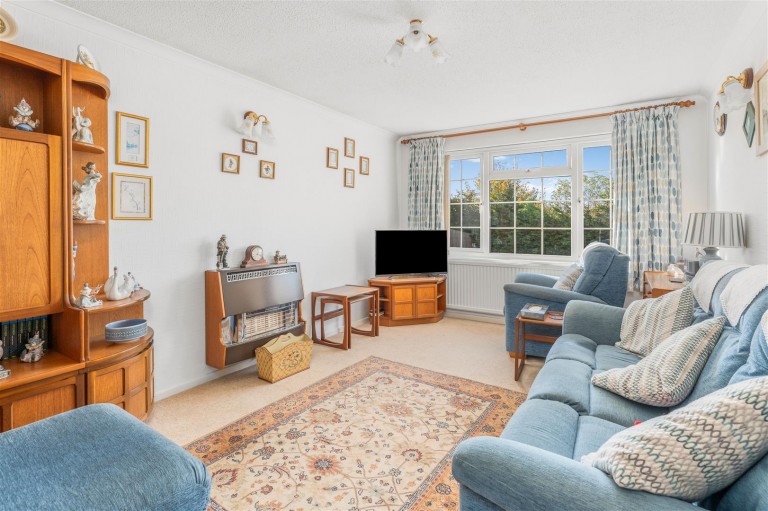 Images for Sycamore Drive, Banbury - no onward chain