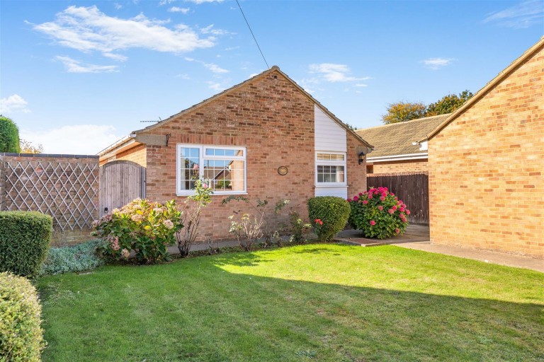 Images for Sycamore Drive, Banbury - no onward chain