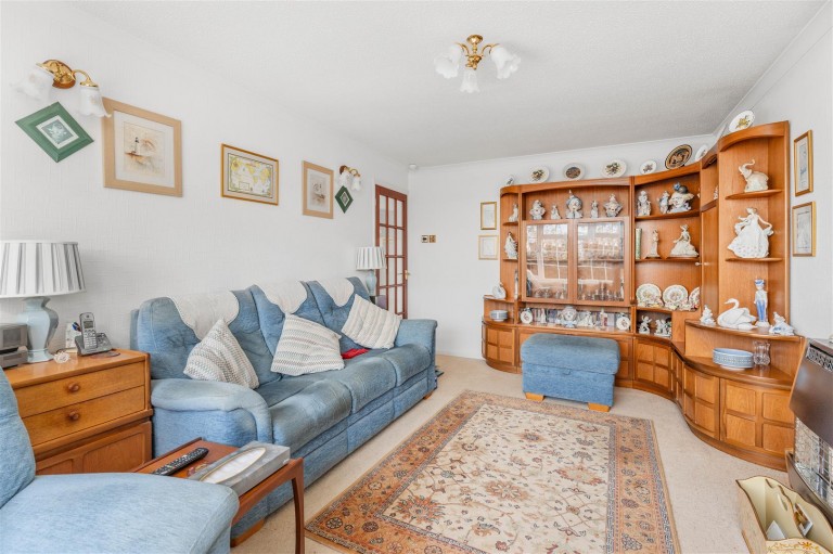 Images for Sycamore Drive, Banbury - no onward chain