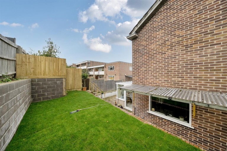Images for Fishers Close, Blandford Forum