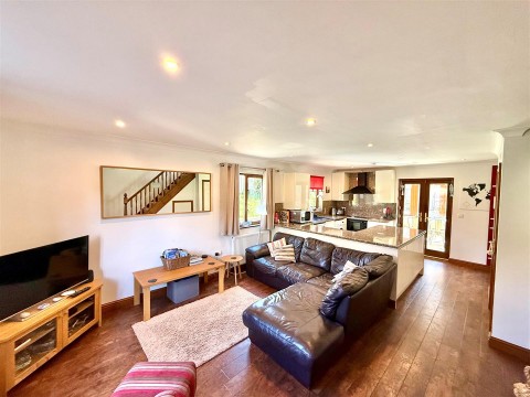 Click the photo for more details of Totland Bay,Isle of Wight