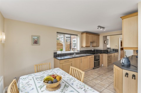 Click the photo for more details of Elizabeth Rise, Banbury