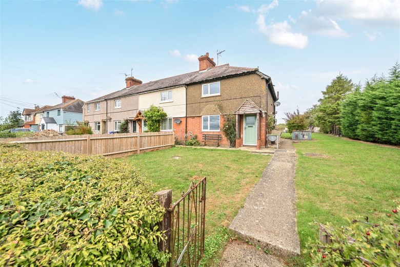 Click the photo for more details of Main Road, Shutlanger, NN12