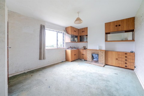 Click the photo for more details of Main Road, Shutlanger, NN12