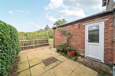 Click the photo for more details of Main Road, Shutlanger, NN12