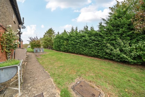 Click the photo for more details of Main Road, Shutlanger, NN12