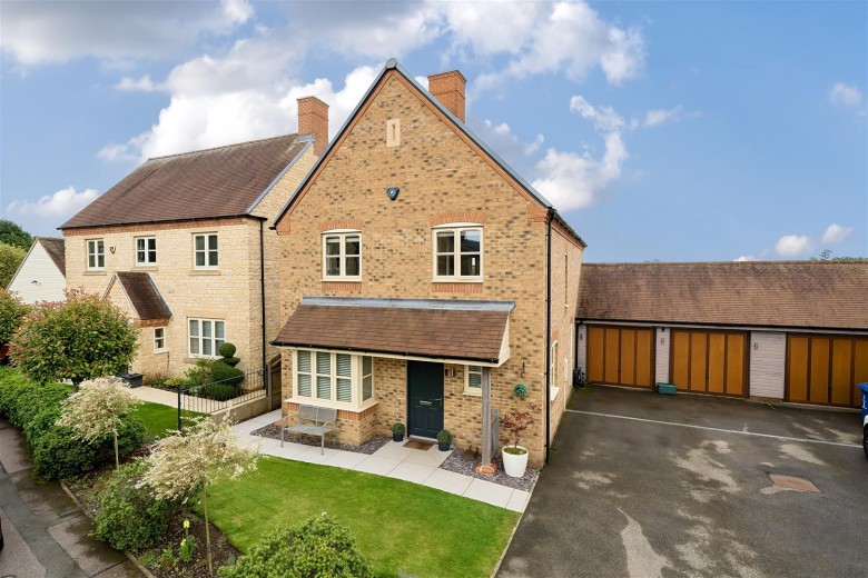 Click the photo for more details of Kennel Lane, Paulerspury, NN12