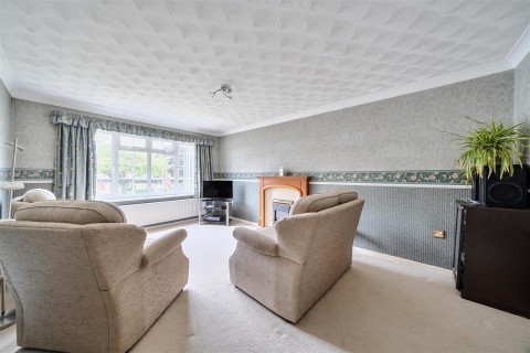 Click the photo for more details of Lime Tree Avenue, Yeovil