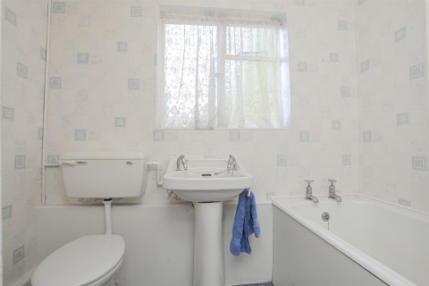 Click the photo for more details of Queen Street, Middleton Cheney, Banbury