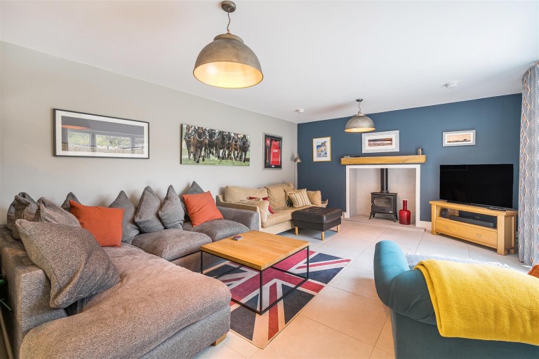 Images for Brackley Road, Silverstone, NN12