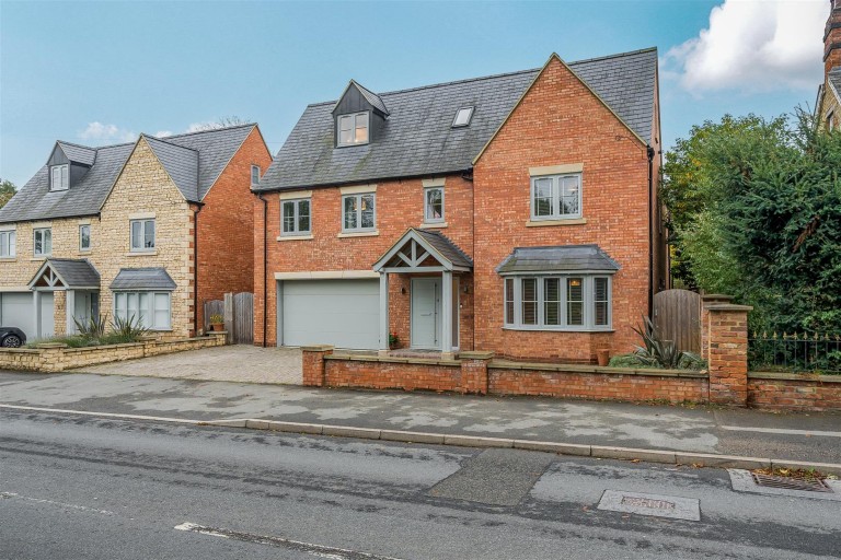 Images for Brackley Road, Silverstone, NN12