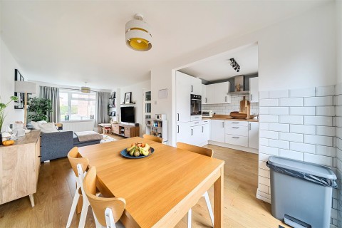 Click the photo for more details of Peregrine Way, Grove, Wantage