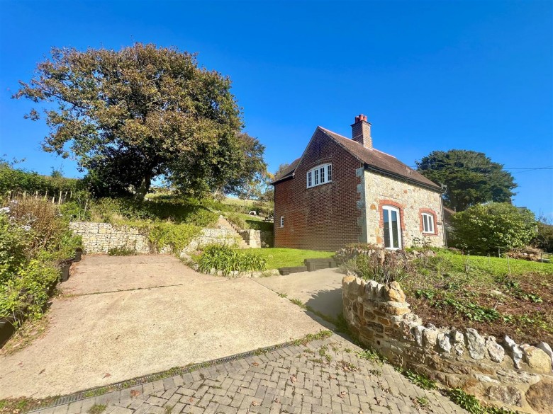 Click the photo for more details of Shorwell, Isle of Wight