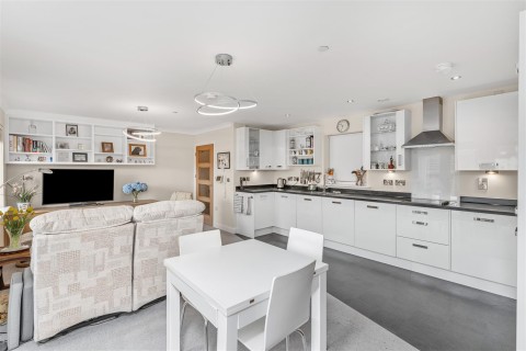 Click the photo for more details of Park Gardens, Bath Road, Banbury