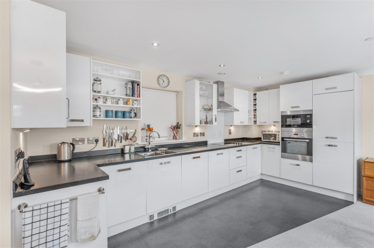 Images for Park Gardens, Bath Road, Banbury