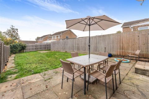 Click the photo for more details of Kingfisher Drive, Banbury - with garage in a block