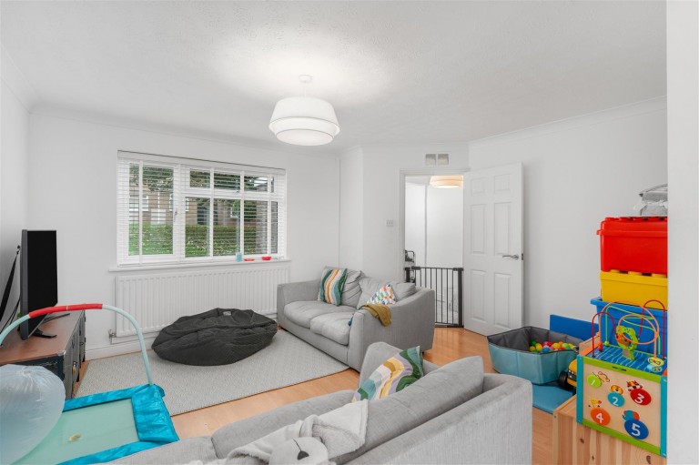 Images for Kingfisher Drive, Banbury - with garage in a block