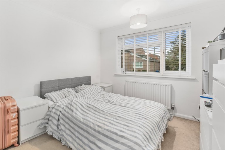 Images for Kingfisher Drive, Banbury - with garage in a block