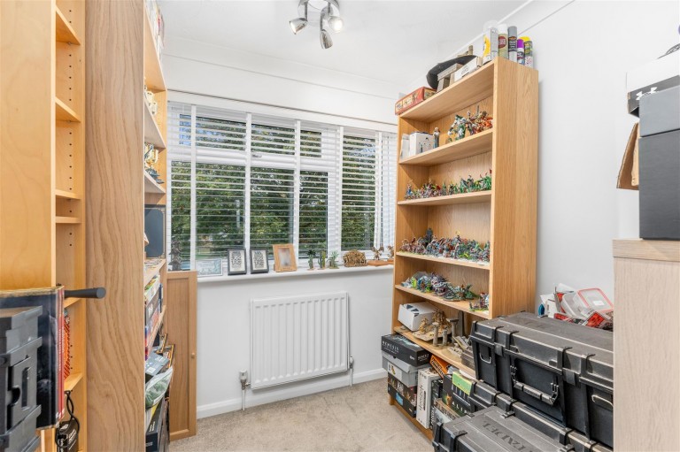 Images for Kingfisher Drive, Banbury - with garage in a block