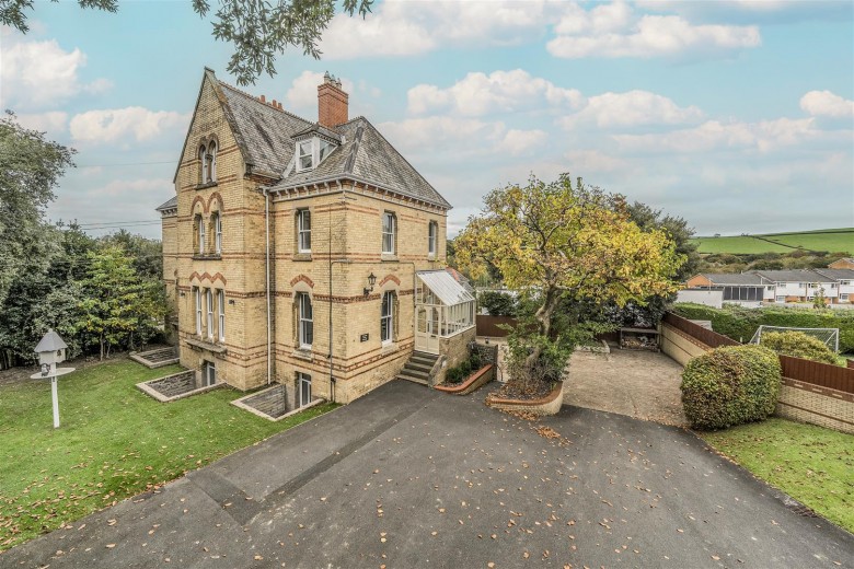 Click the photo for more details of Bellaire, Barnstaple