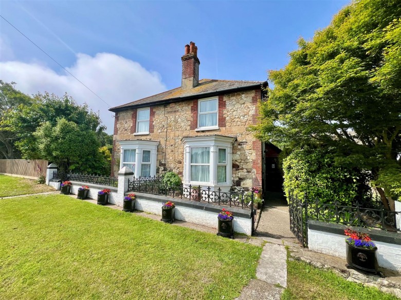 Click the photo for more details of Pound Green, Isle of Wight