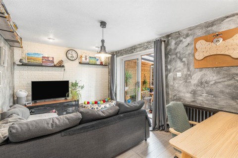 Click the photo for more details of The Camellias, Banbury