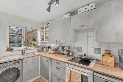 Click the photo for more details of The Camellias, Banbury