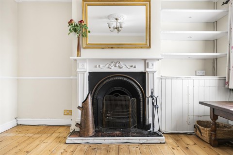 Click the photo for more details of Reading Road, Henley-On-Thames