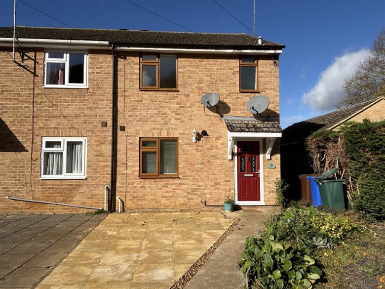 Click the photo for more details of Maple Close, Banbury