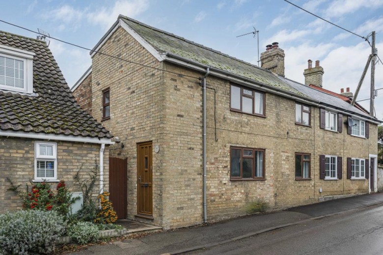 Click the photo for more details of Froize End, Haddenham, Ely