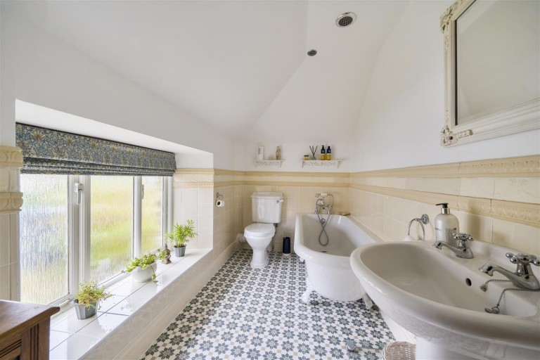 Images for Hampton Court, Whitford