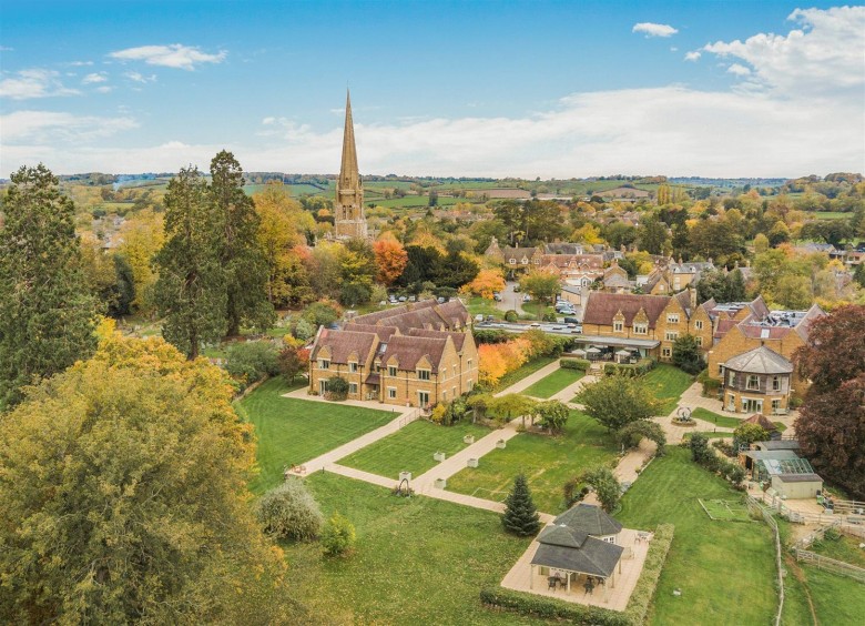 Click the photo for more details of Godswell Park, Church Street, Bloxham