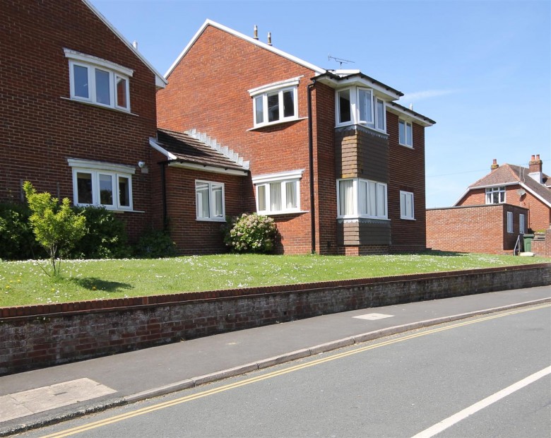 Click the photo for more details of Carisbrooke High Street, Newport