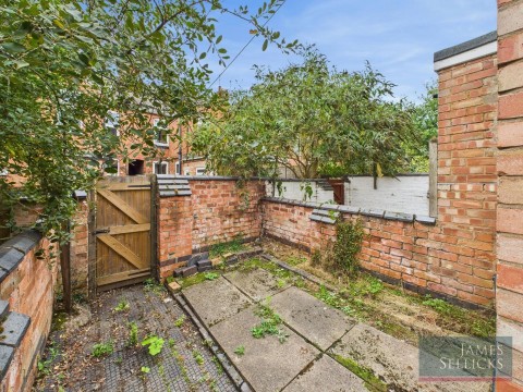 Click the photo for more details of St Leonards Road, Clarendon Park, Leicester