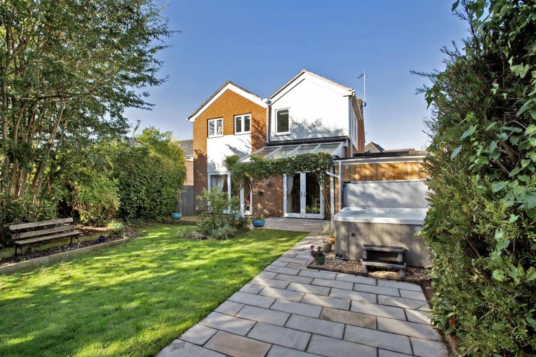 Click the photo for more details of Malt Field, Lympstone, Exmouth