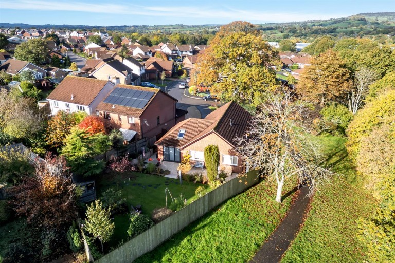 Images for 7 Ferndale Close, Honiton