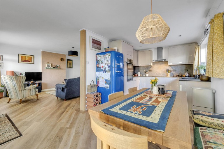 Images for 7 Ferndale Close, Honiton