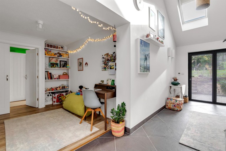 Images for 7 Ferndale Close, Honiton