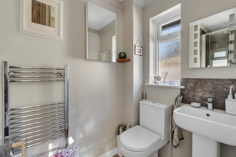 Images for 7 Ferndale Close, Honiton