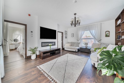 Click the photo for more details of Courtland Road, Wellington