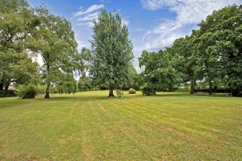 Click the photo for more details of Aylesbeare, Exeter